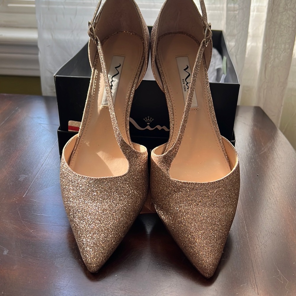 Gold glittery heels size 7 1/2